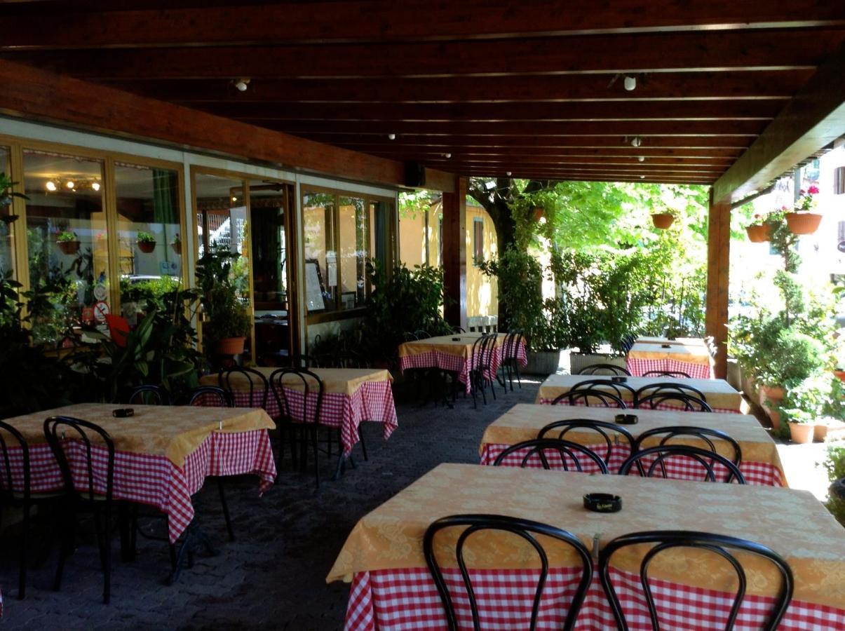 Albergo Ristorante Da Carlino 카스텔누보디가프라냐나 외부 사진